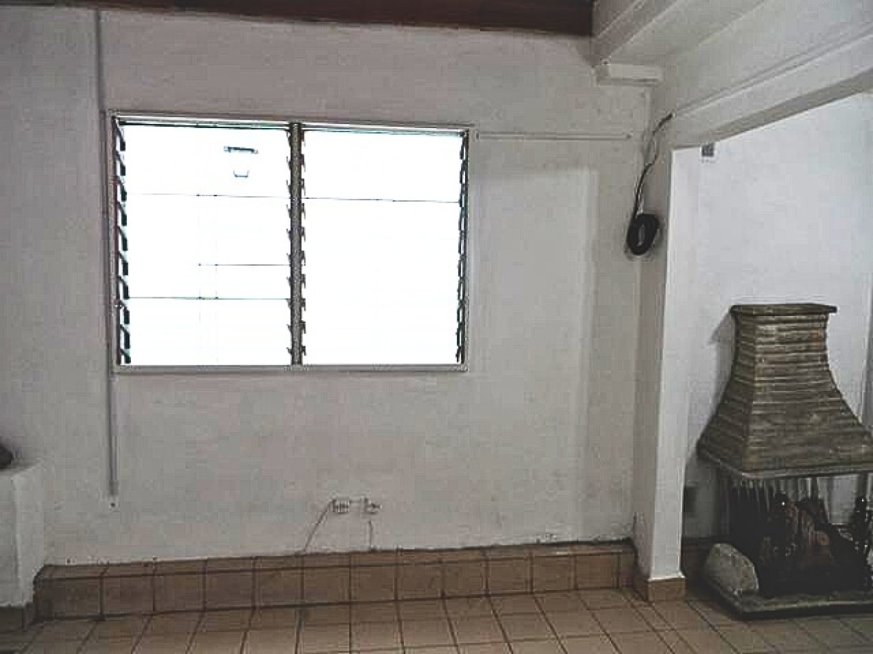 LA PATERNAL, PH. 2 Amb. PB, al frente, 145mt2. Punta Arenas y Andres Lamas