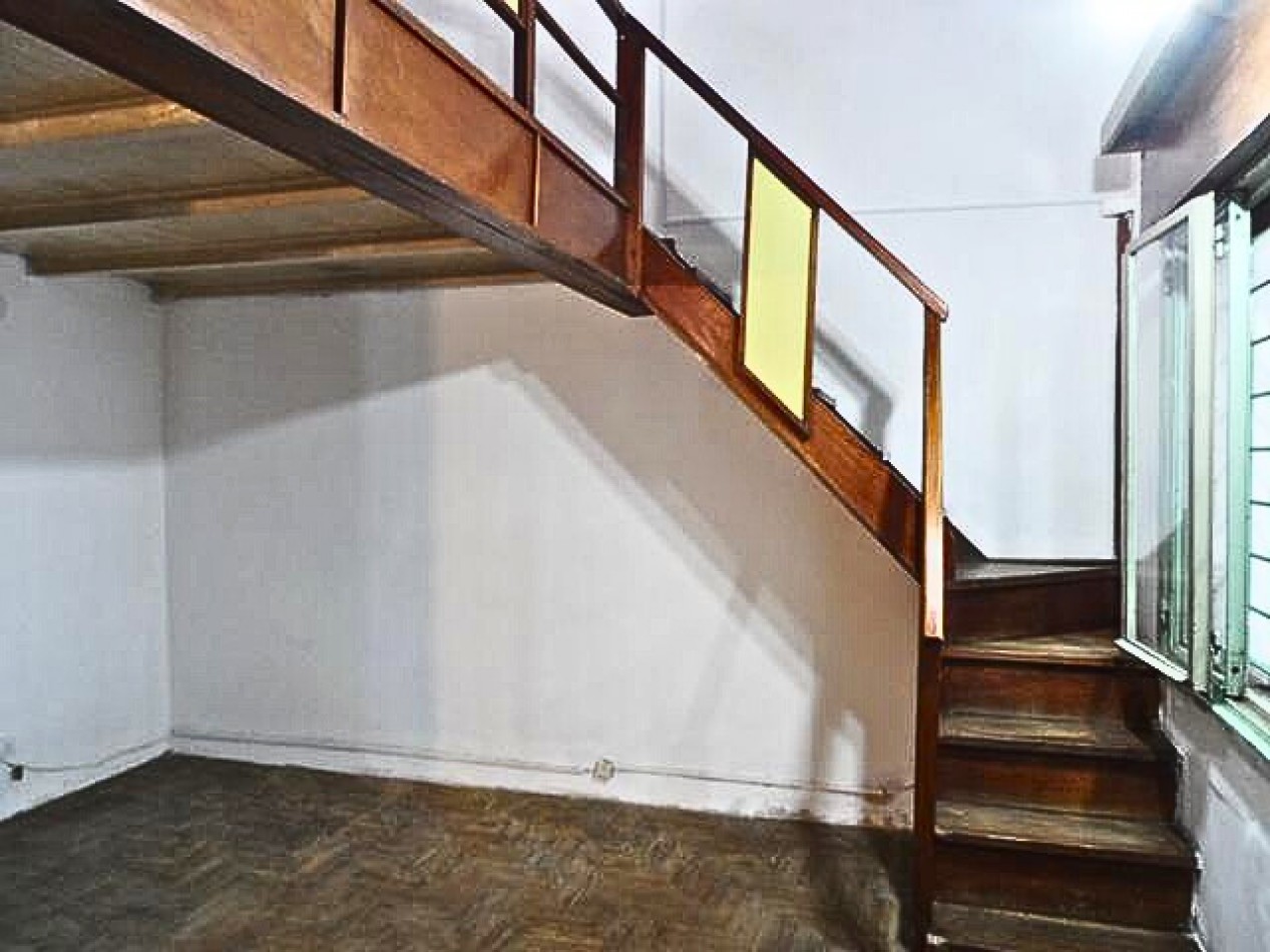 LA PATERNAL, PH. 2 Amb. PB, al frente, 145mt2. Punta Arenas y Andres Lamas