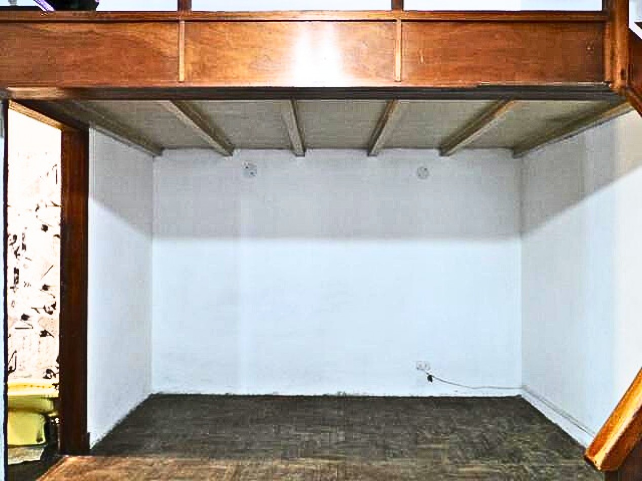 LA PATERNAL, PH. 2 Amb. PB, al frente, 145mt2. Punta Arenas y Andres Lamas