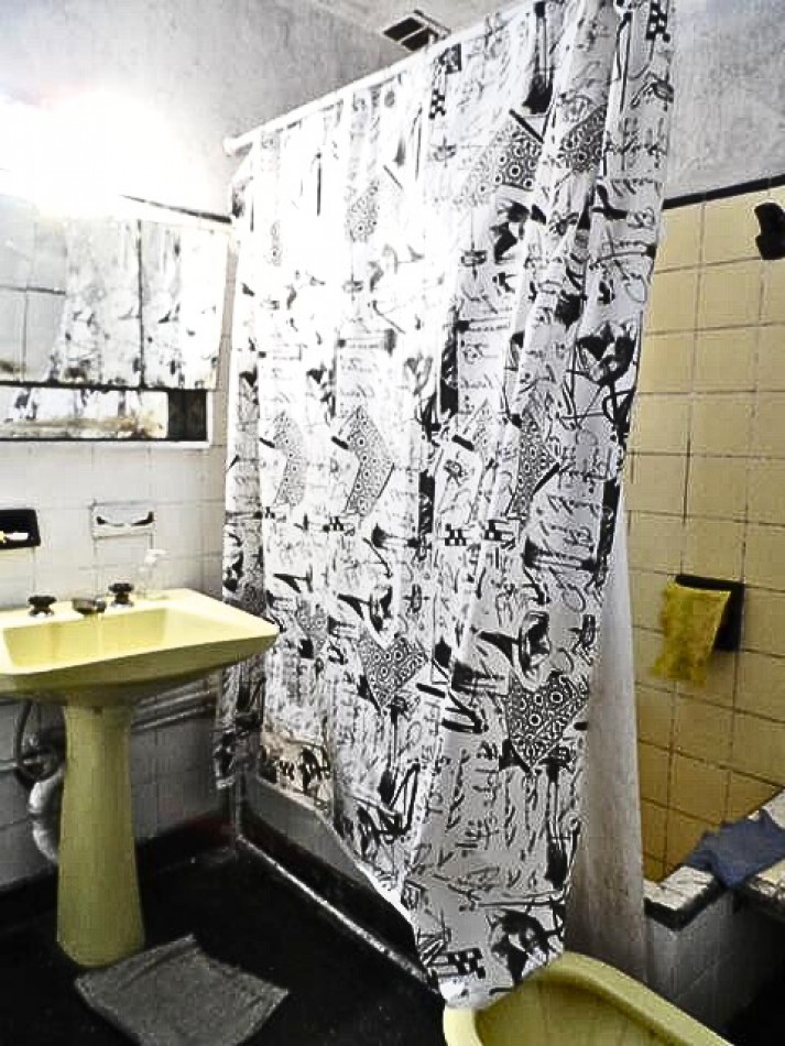 LA PATERNAL, PH. 2 Amb. PB, al frente, 145mt2. Punta Arenas y Andres Lamas