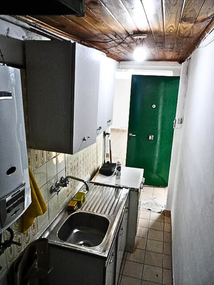 LA PATERNAL, PH. 2 Amb. PB, al frente, 145mt2. Punta Arenas y Andres Lamas