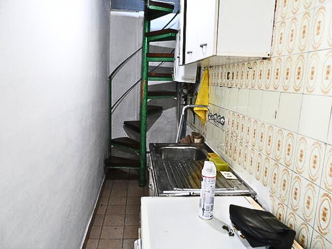 LA PATERNAL, PH. 2 Amb. PB, al frente, 145mt2. Punta Arenas y Andres Lamas