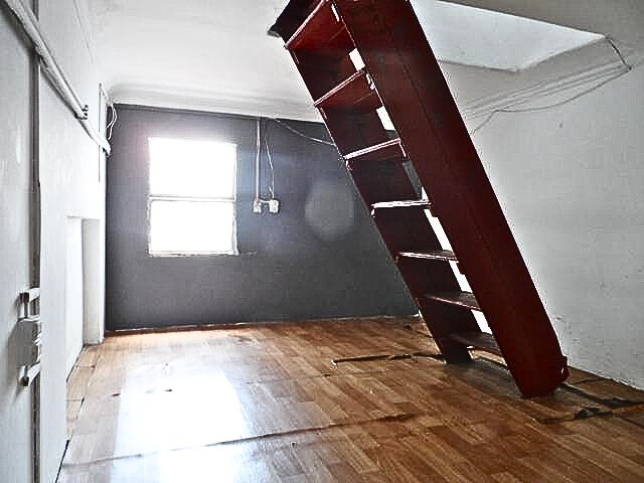 LA PATERNAL, PH. 2 Amb. PB, al frente, 145mt2. Punta Arenas y Andres Lamas