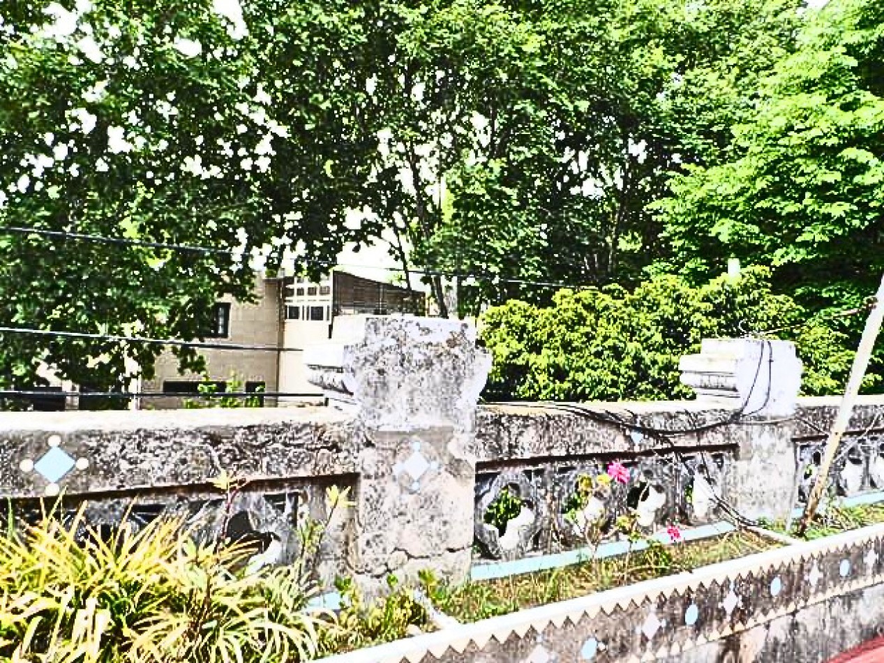 LA PATERNAL, PH. 2 Amb. PB, al frente, 145mt2. Punta Arenas y Andres Lamas