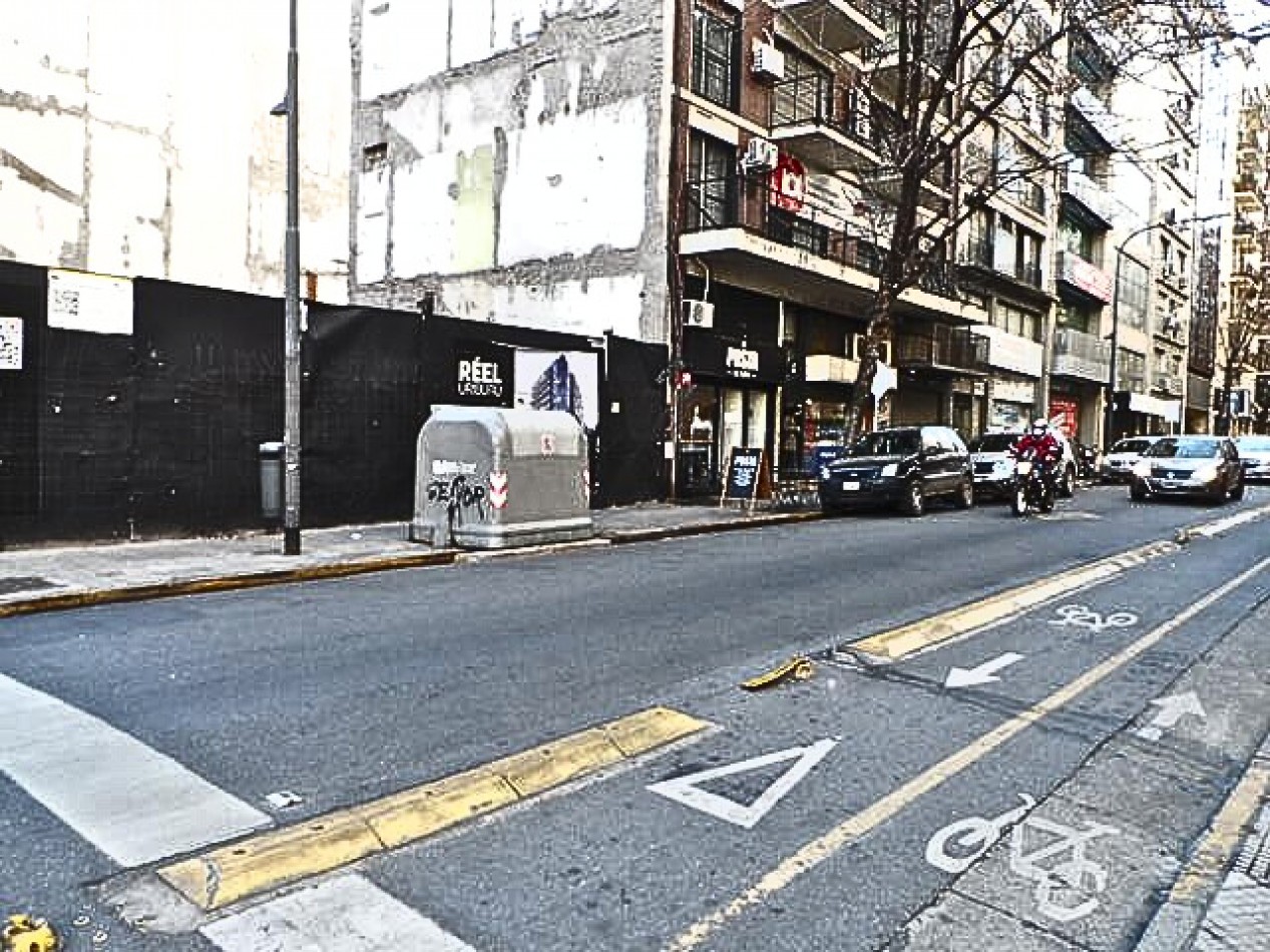 BARRIO NORTE, local a la calle. 72 mt2. M. T. de Alvear y Uriburu