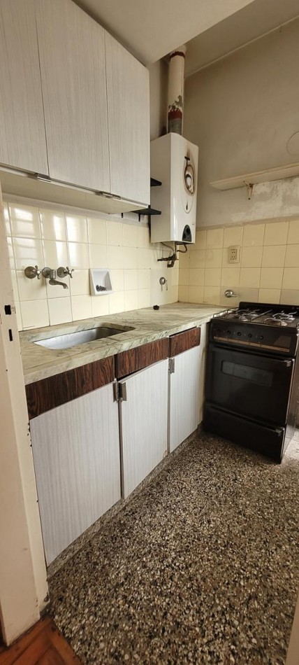 BALVANERA, Depto. 1 Amb. Piso 8o, Lateral, 25 mt2. Belgrano y Av. Entre Rios