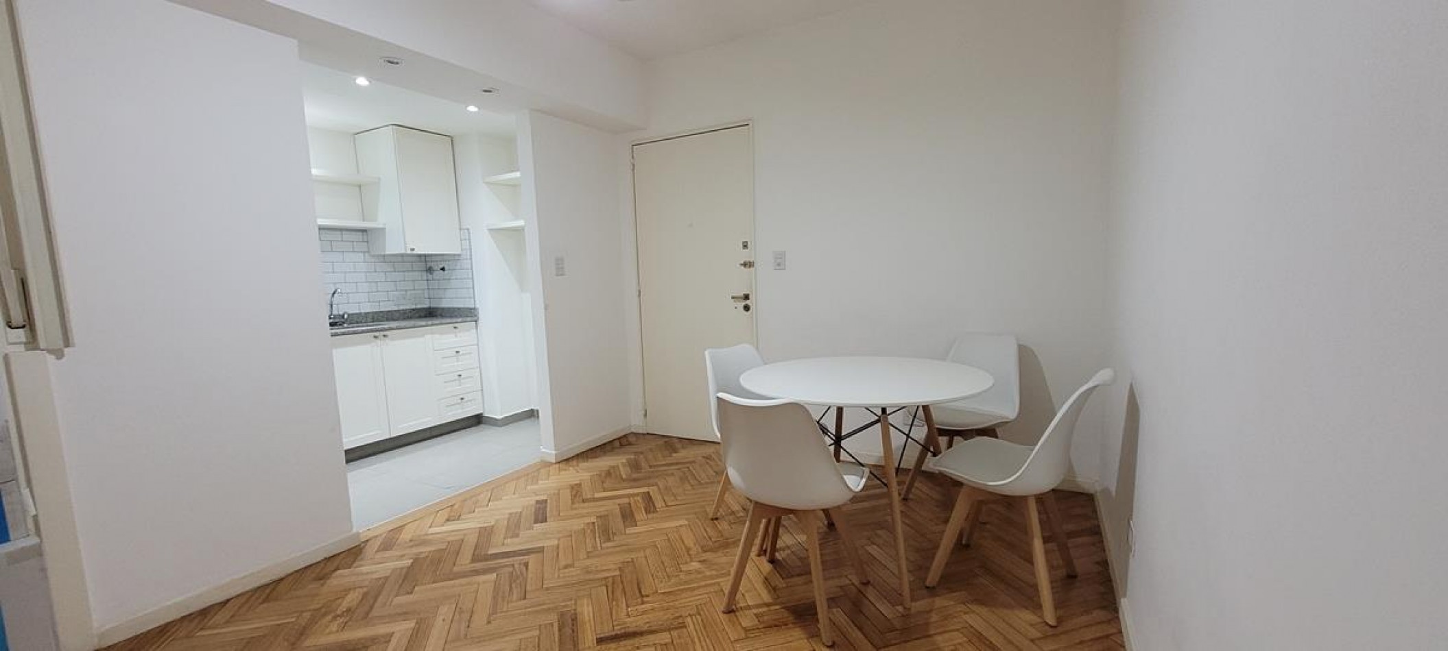 Palermo, 2 ambientes. totalmente recilcado a nuevo. IMPECABLE. Sobre Avenida, zona jardin Botanico.