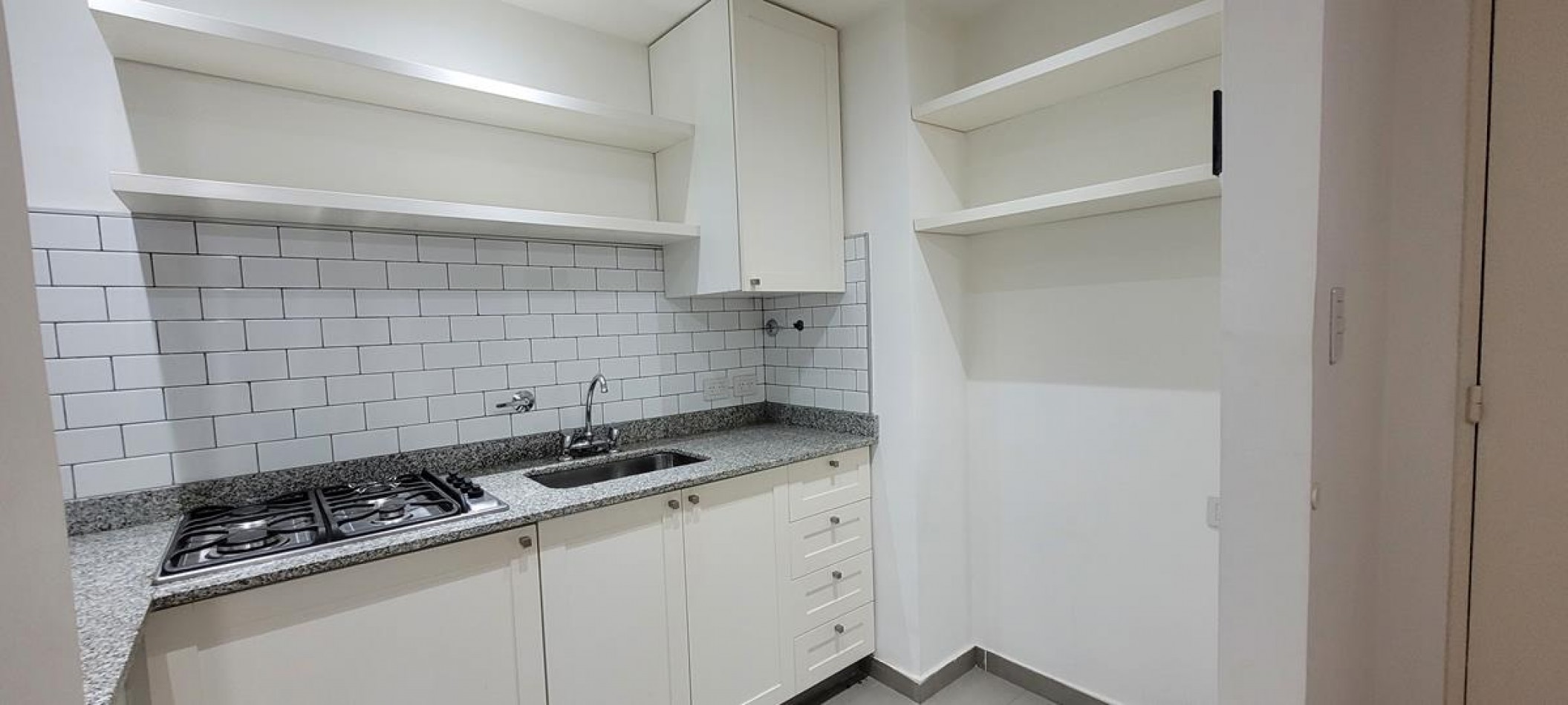 Palermo, 2 ambientes. totalmente recilcado a nuevo. IMPECABLE. Sobre Avenida, zona jardin Botanico.