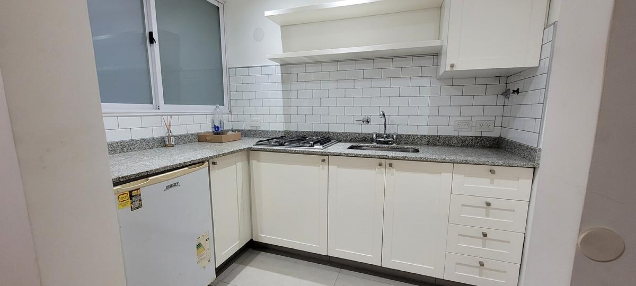 Palermo, 2 ambientes. totalmente recilcado a nuevo. IMPECABLE. Sobre Avenida, zona jardin Botanico.