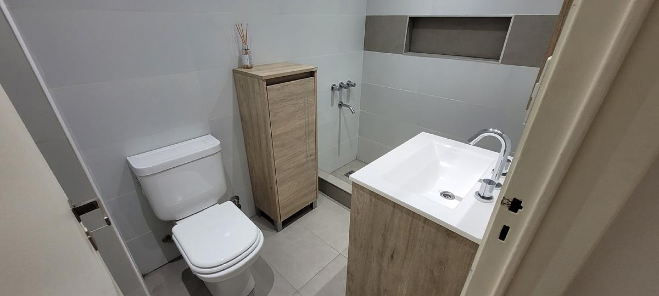 Palermo, 2 ambientes. totalmente recilcado a nuevo. IMPECABLE. Sobre Avenida, zona jardin Botanico.