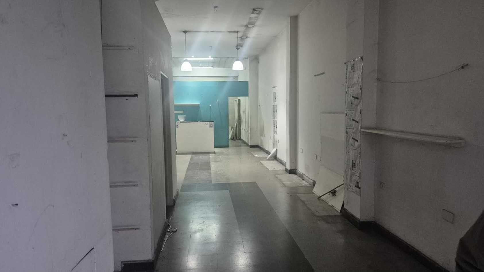 Villa Crespo, local comercial sobre Avenida, muy buena ubicacion.