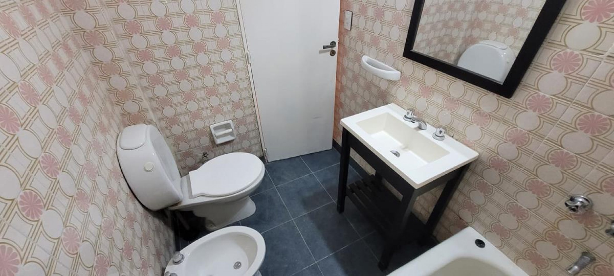 Cañitas, 2 Ambientes en Planta Baja lateral. LUMINOSO MUY BUENA UBICACION EN HERMOSA ZONA. 