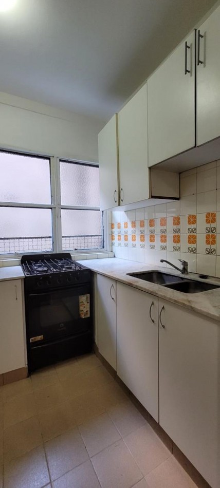 Cañitas, 2 Ambientes en Planta Baja lateral. LUMINOSO MUY BUENA UBICACION EN HERMOSA ZONA. 