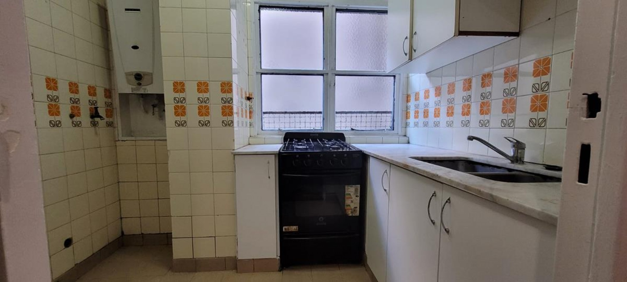 Cañitas, 2 Ambientes en Planta Baja lateral. LUMINOSO MUY BUENA UBICACION EN HERMOSA ZONA. 