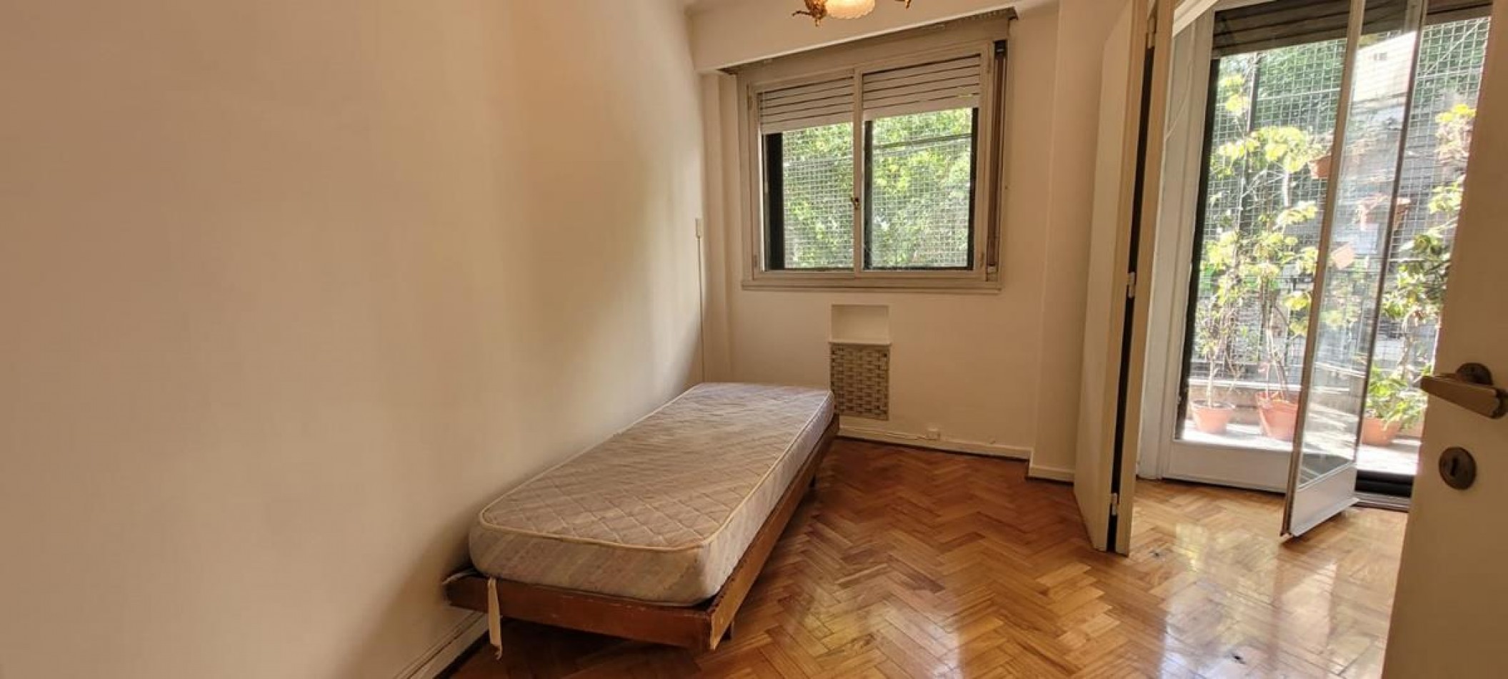 Palermo 4 Ambientes, FRENTE c/ blacon corrido y dependencias. Excelente ubicacion sobre Av. S. Ortiz