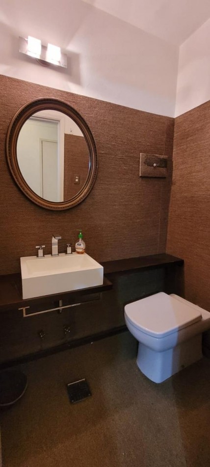 Palermo 4 Ambientes, FRENTE c/ blacon corrido y dependencias. Excelente ubicacion sobre Av. S. Ortiz