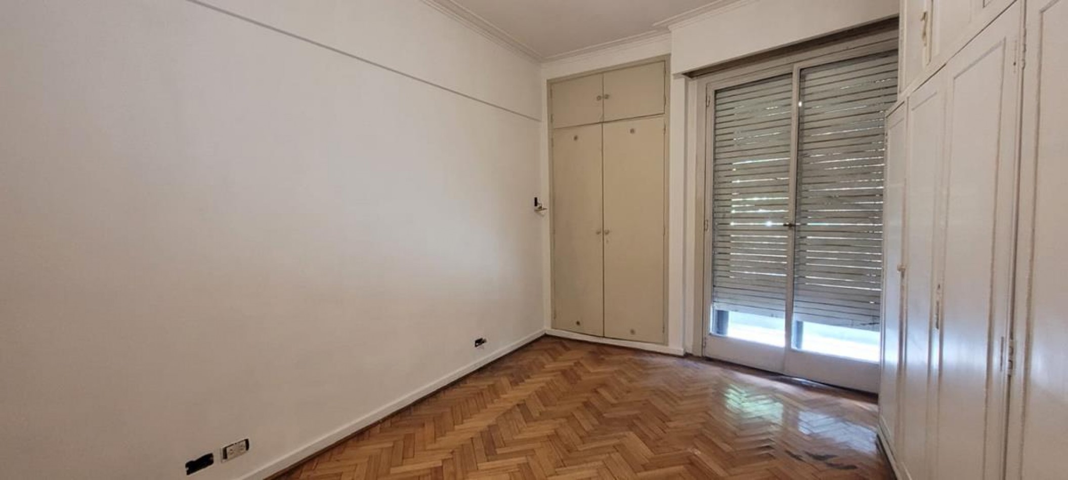 Palermo 4 Ambientes, FRENTE c/ blacon corrido y dependencias. Excelente ubicacion sobre Av. S. Ortiz