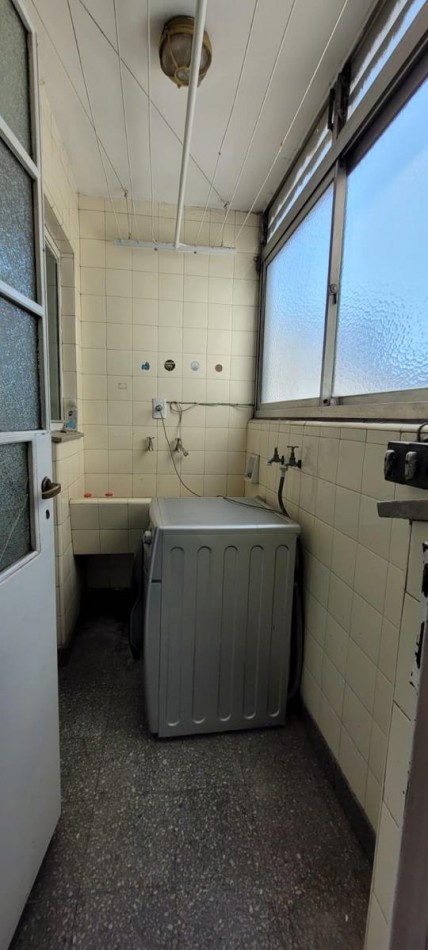 Palermo 4 ambientes frente, con dependencias. Balcon. Excelente ubicacion. Muy luminoso 