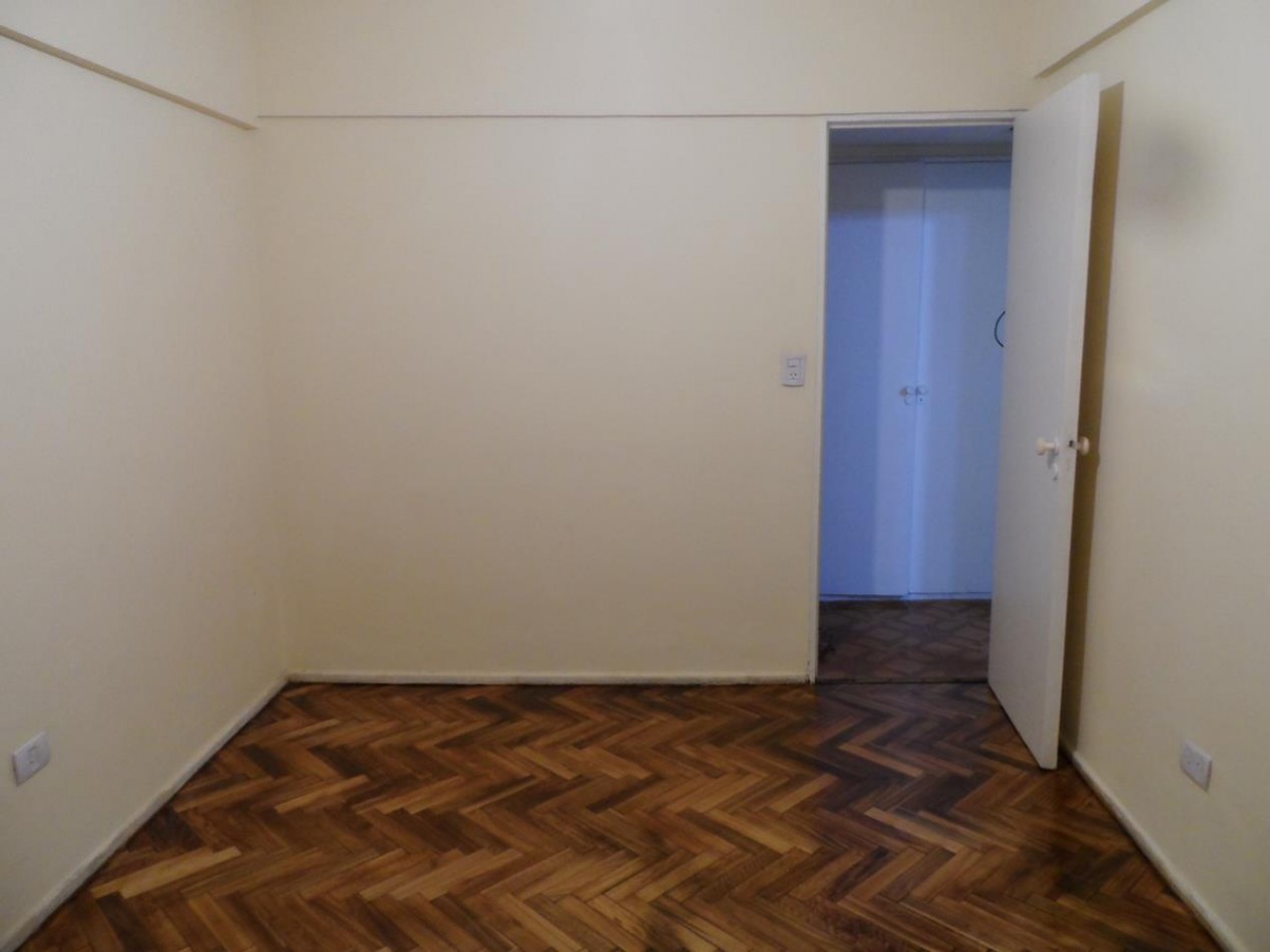 PALERMO, Depto. 2 Amb. pb con patio, interno, 42 mt2. Av. R. S. Ortiz y Guemes. APTO PROFESIONAL