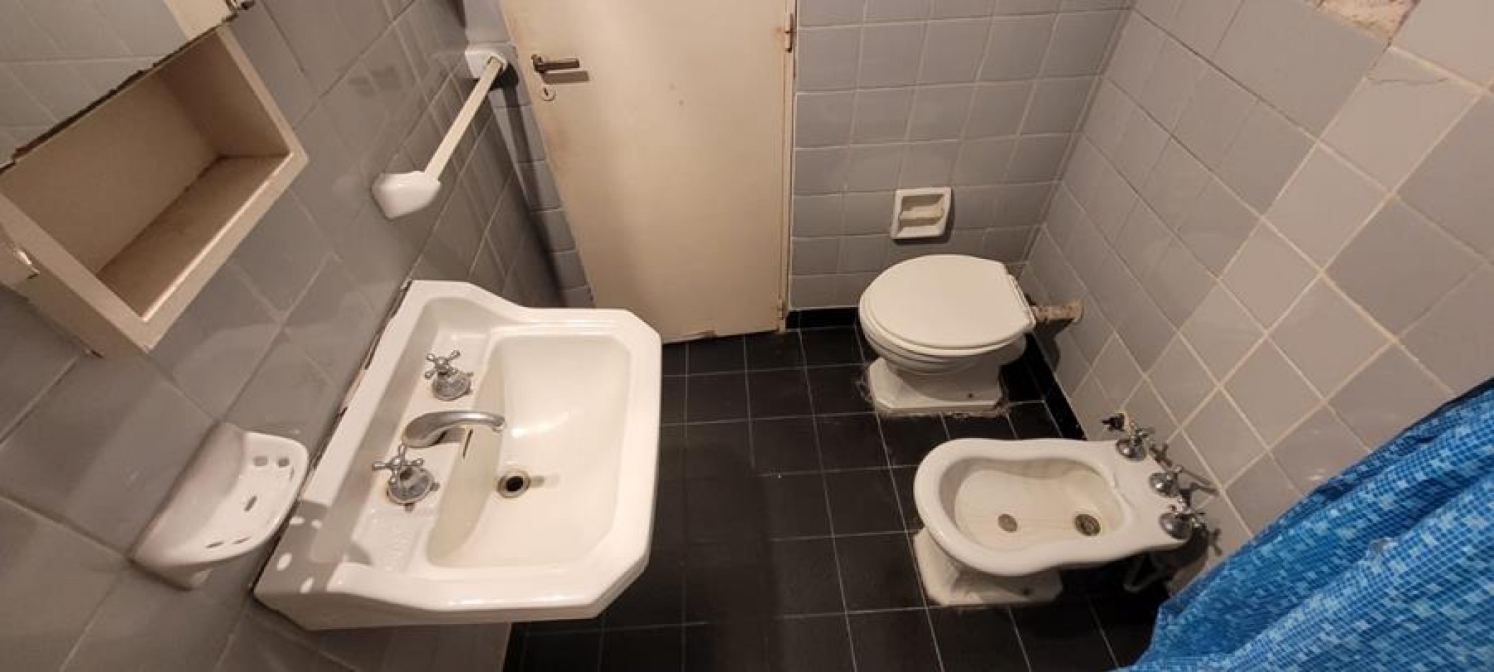 Once. 2 Ambientes. Muyy buena ubicacion Av. Corrientes, a mts Av. Puyerredon. Interno, luminoso.