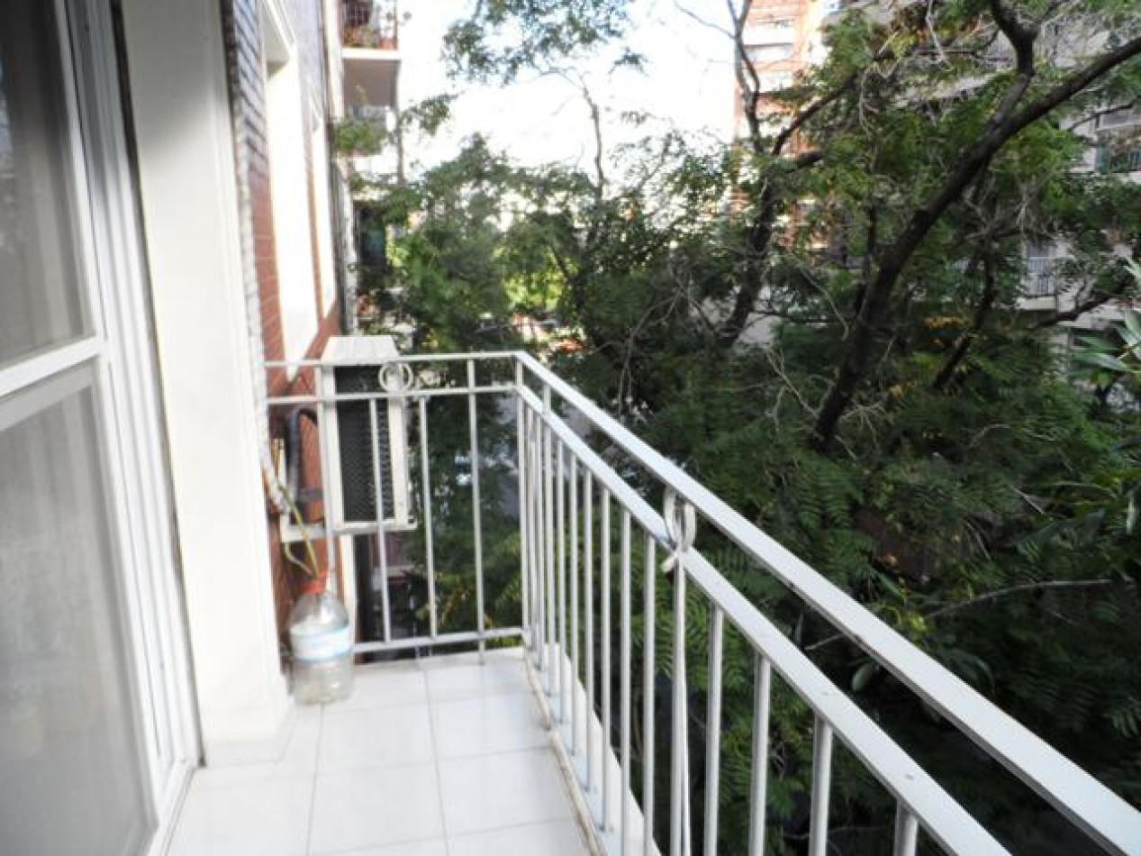 Palermo 3 Ambientes, con balcon y dependencias. FRENTE. MUY BUENA UBICACION. Luminoso