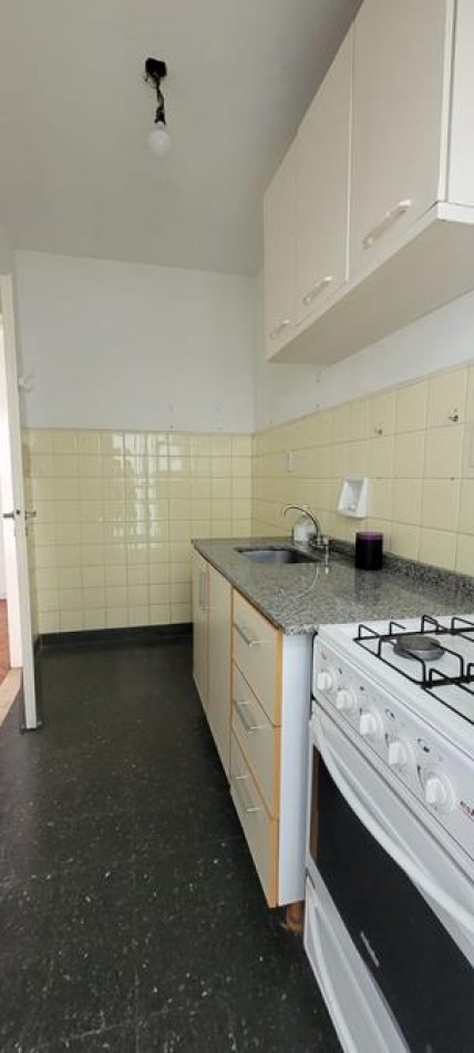 Palermo, 2 Ambientes FRENTE con balcon. MUY LUMINOSO. Muy buena ubicacion a 1 cuadra Av. Santa Fe , jardin Botanico 