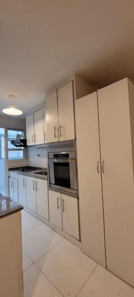 Palermo 4 Ambientes, al FRENTE,balcon,  con dependencia. Excelente ubicacion sobre Av. Santa Fe frente a Jardin botanico