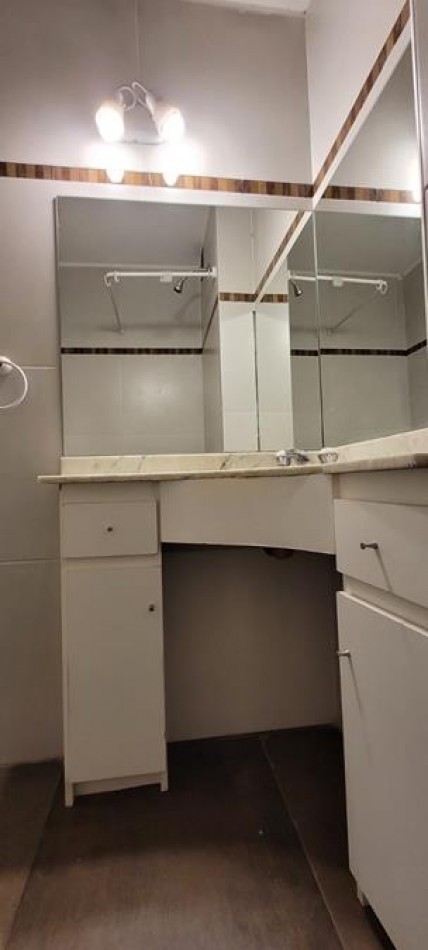 Palermo 4 Ambientes, al FRENTE,balcon,  con dependencia. Excelente ubicacion sobre Av. Santa Fe frente a Jardin botanico