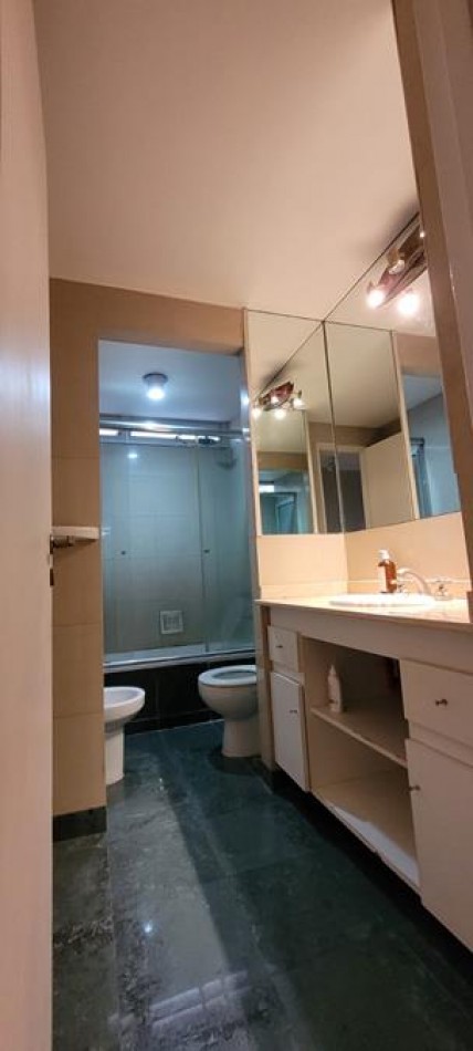 Palermo 4 Ambientes, al FRENTE,balcon,  con dependencia. Excelente ubicacion sobre Av. Santa Fe frente a Jardin botanico