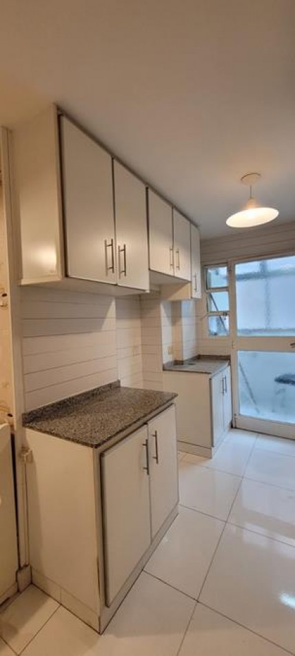 Palermo 4 Ambientes, al FRENTE,balcon,  con dependencia. Excelente ubicacion sobre Av. Santa Fe frente a Jardin botanico