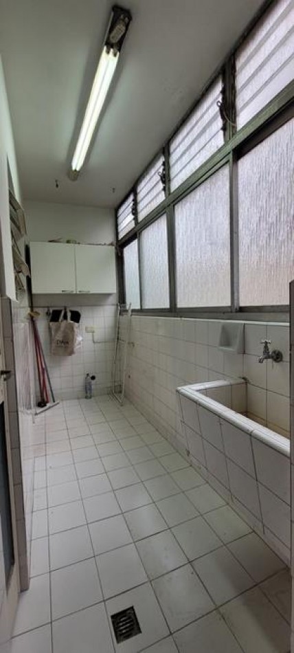 Palermo 4 Ambientes, al FRENTE,balcon,  con dependencia. Excelente ubicacion sobre Av. Santa Fe frente a Jardin botanico