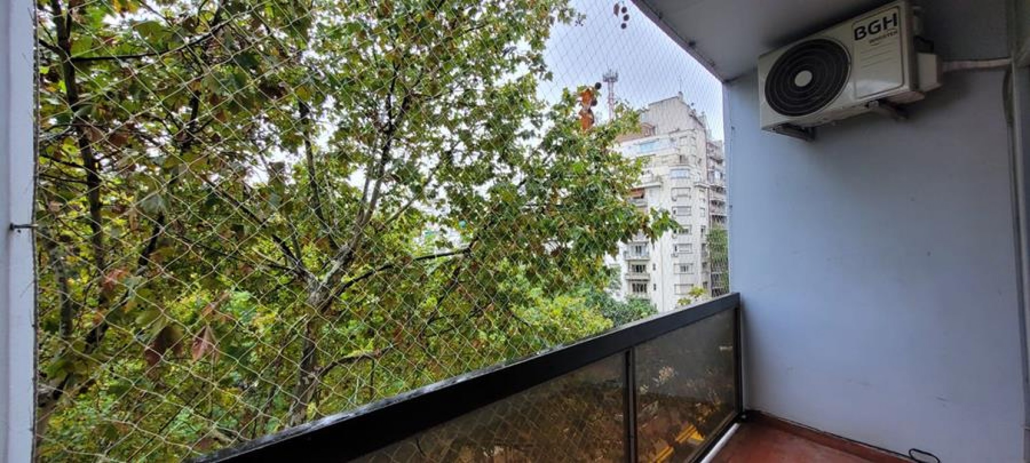 Palermo 4 Ambientes, al FRENTE,balcon,  con dependencia. Excelente ubicacion sobre Av. Santa Fe frente a Jardin botanico