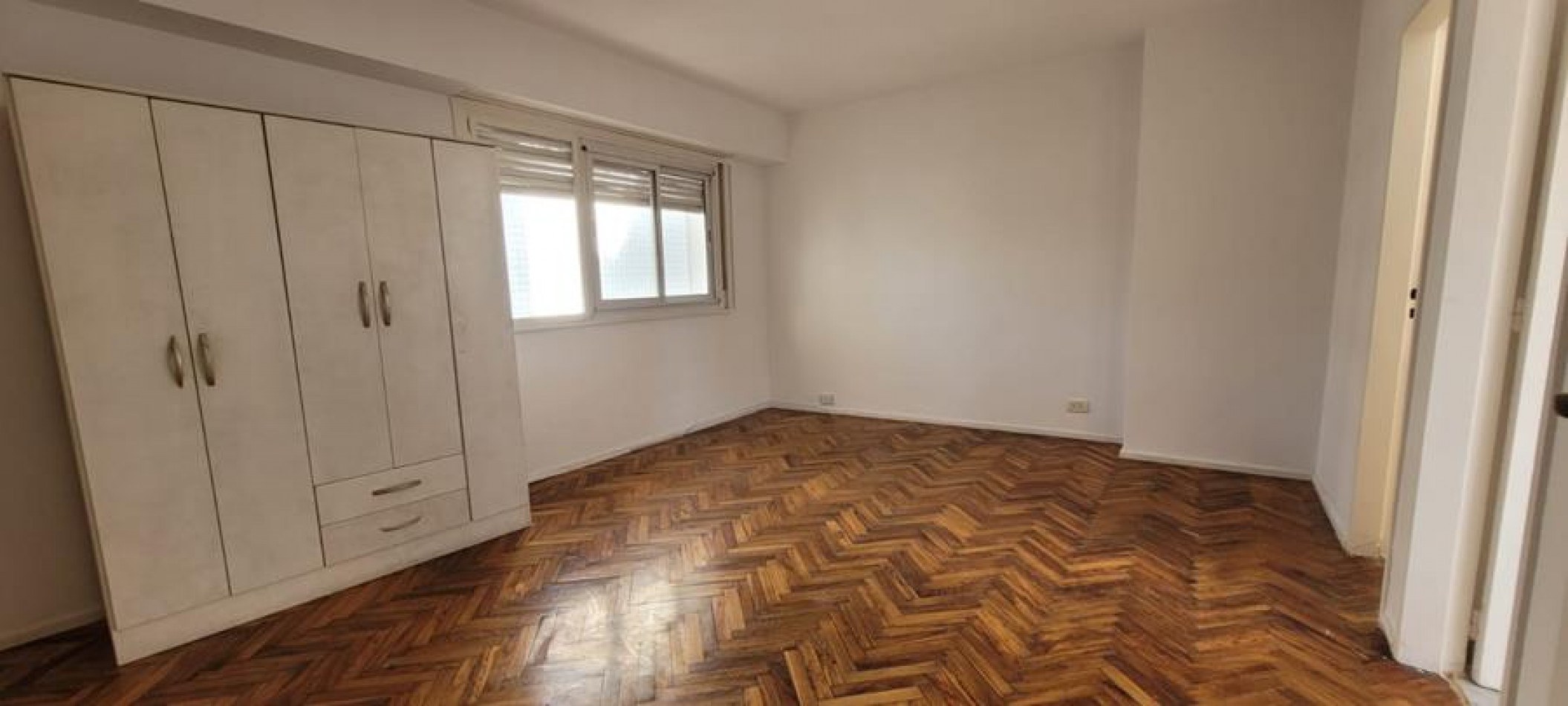 Palermo, 1 Ambiente Frente con terraza. Muy buena uibacion. MUY LUMINOSO, a mts plaza Guadalupe y Boulevard Charcas