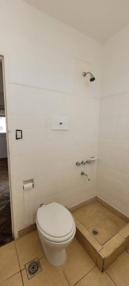 Palermo, 1 Ambiente Frente con terraza. Muy buena uibacion. MUY LUMINOSO, a mts plaza Guadalupe y Boulevard Charcas