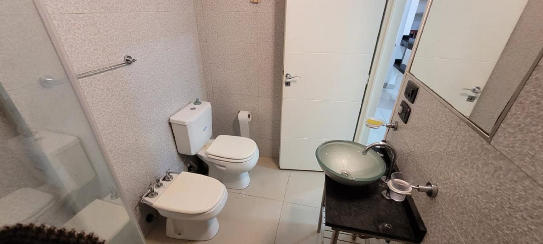 Palermo, 3 Ambientes en Planta Baja. Frente. Excelente, reciclado a nuevo. Muy buena ubicacion sobre Av. S. Ortiz y Av. Santa Fe. 