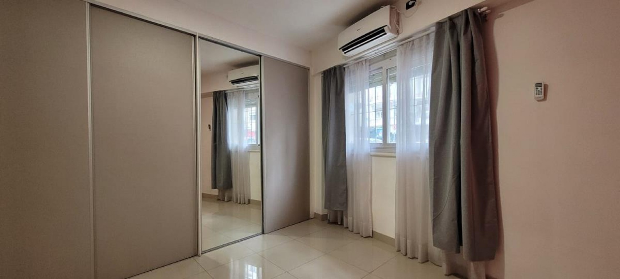 Palermo, 3 Ambientes en Planta Baja. Frente. Excelente, reciclado a nuevo. Muy buena ubicacion sobre Av. S. Ortiz y Av. Santa Fe. 