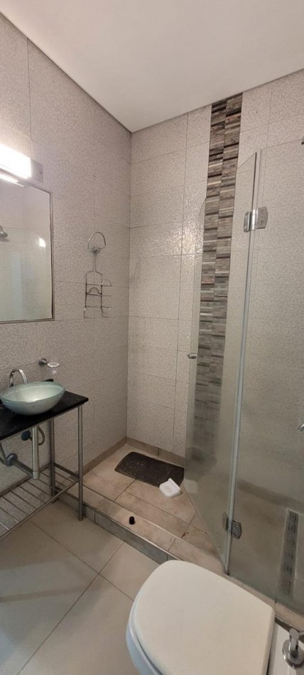 Palermo, 3 Ambientes en Planta Baja. Frente. Excelente, reciclado a nuevo. Muy buena ubicacion sobre Av. S. Ortiz y Av. Santa Fe. 