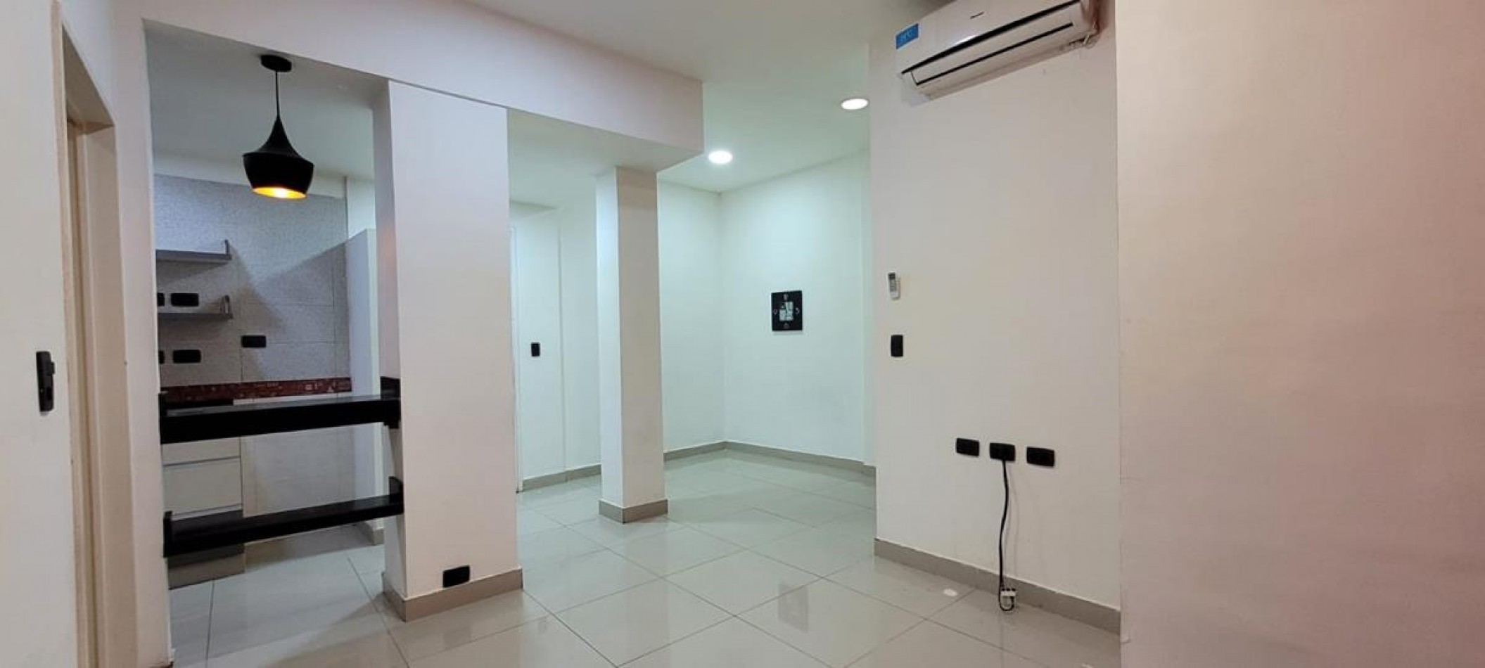 Palermo, 3 Ambientes en Planta Baja. Frente. Excelente, reciclado a nuevo. Muy buena ubicacion sobre Av. S. Ortiz y Av. Santa Fe. 