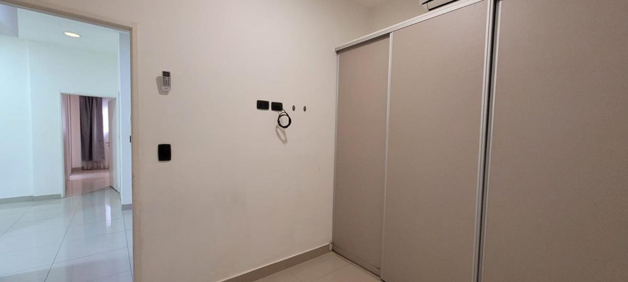 Palermo, 3 Ambientes en Planta Baja. Frente. Excelente, reciclado a nuevo. Muy buena ubicacion sobre Av. S. Ortiz y Av. Santa Fe. 