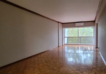 Palermo 4 Ambientes, al FRENTE,balcon,  con dependencia. Excelente ubicacion sobre Av. Santa Fe frente a Jardin botanico